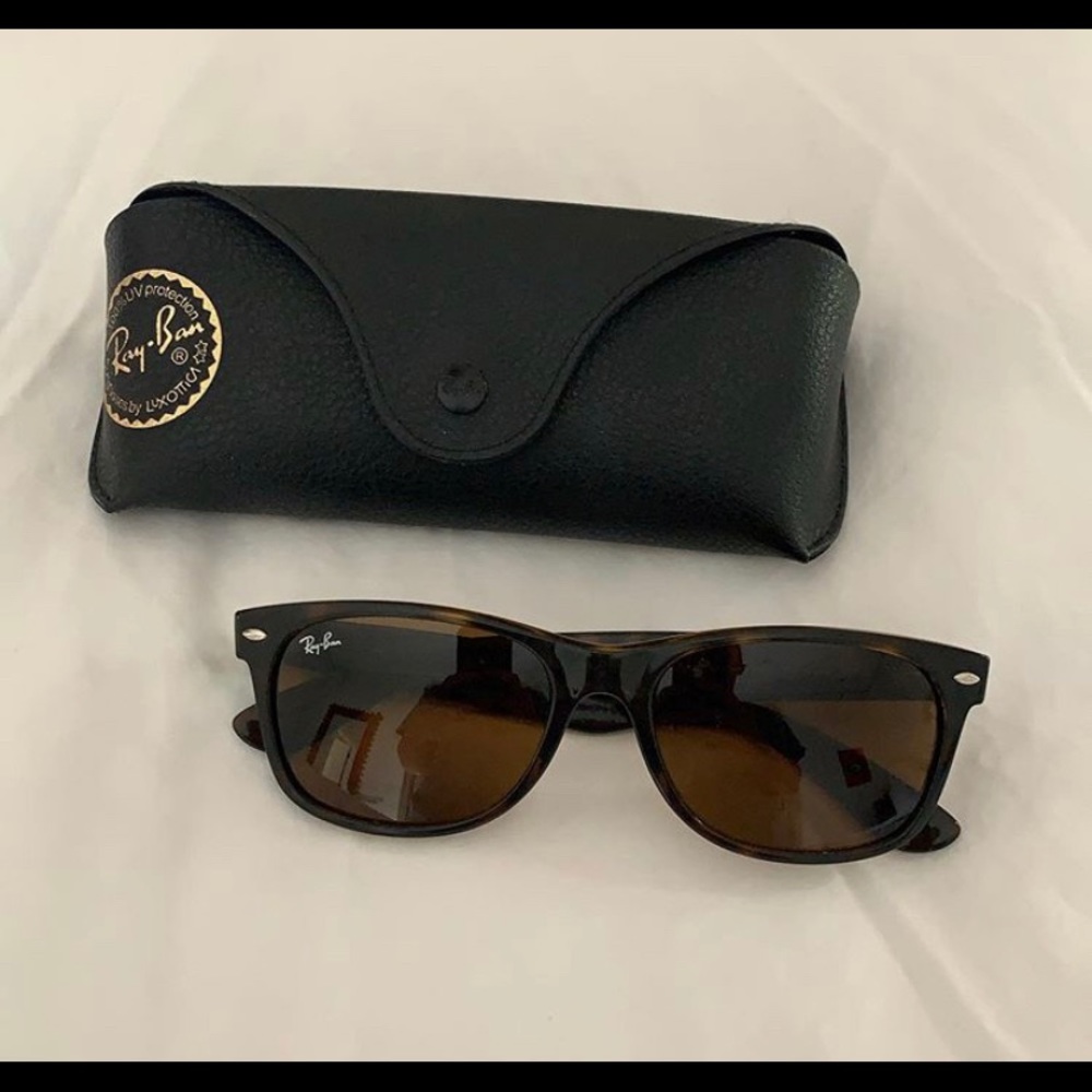 Rayban women’s tourtoise shell wayfarers